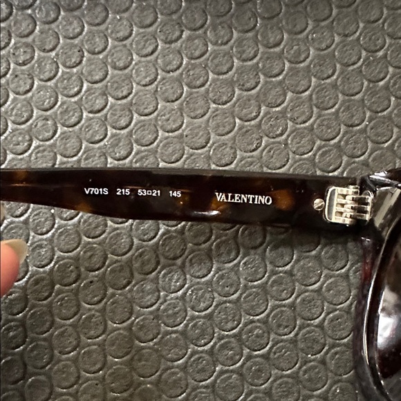 Valentino Tortoise Shell Sunglasses w/Case - Picture 6 of 7